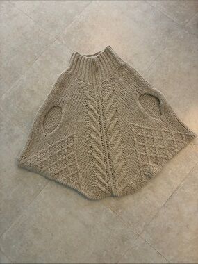 Alpaca wool blend United Colors Of Benetton Beige Cable-Knit Poncho